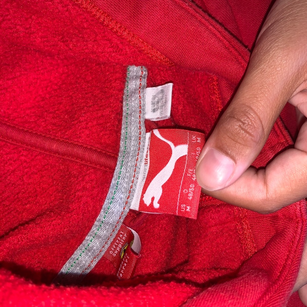 PUMA-FERRARI ZIP UP HOODIE (FITS A LARGE ALSO) - Picture 3 of 6